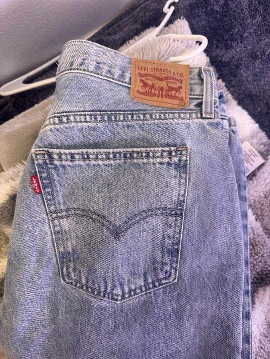 Levis Women