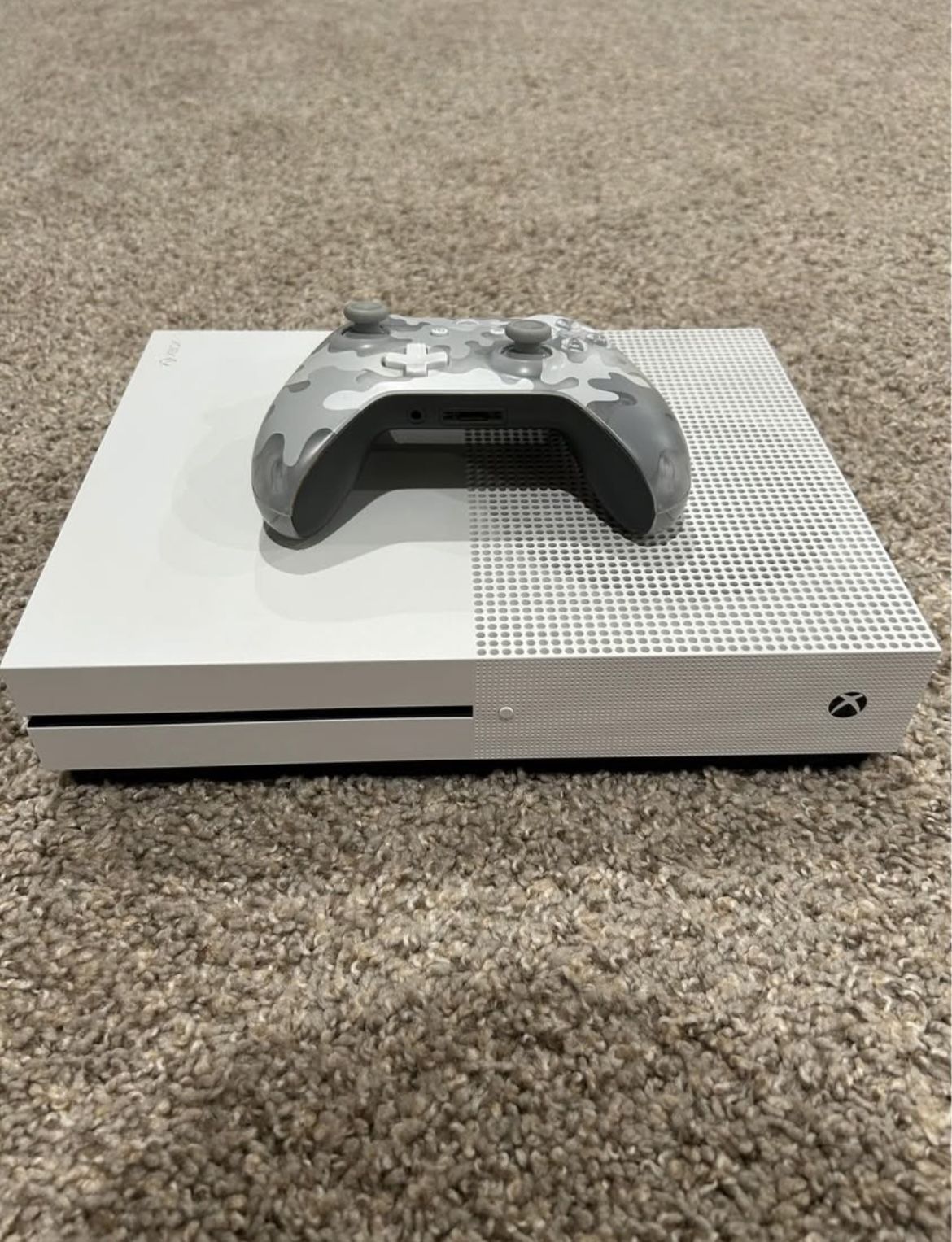 Xbox One S (500 GB)