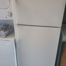 WHIRLPOOL 18 CUFT FRIDGE 