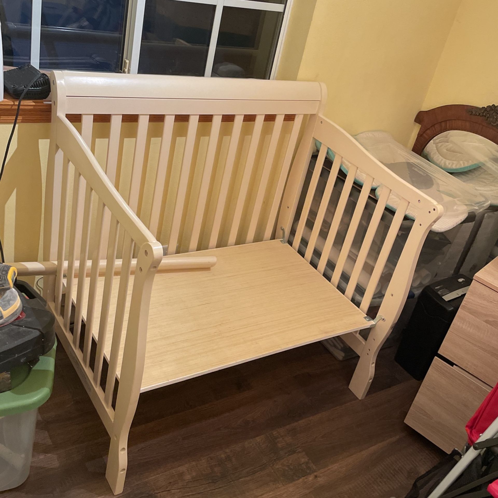 Aden 4-in-1 Convertible Mini Crib In French White,