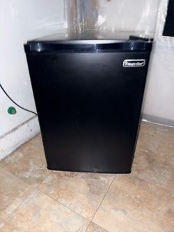 Mini Fridge with Freezer