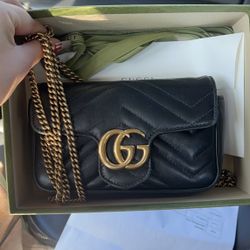 Gucci GG Marmont Super Mini Bag