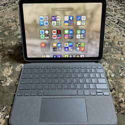 iPad Air 5th Generation With Logitech Combo Touch Keyboard
