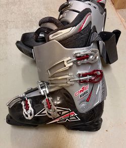Nordica ski boots. Fits size 10 feet