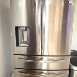 Samsung RF24R7201SR/AA 23 Cu. Ft. Counter Depth 4-Door French Door Refrigerator