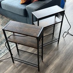 Set of 2 nightstands / side tables