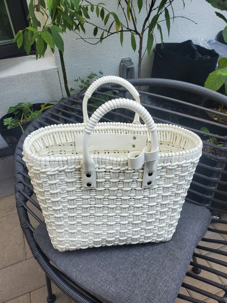 Large Outdoor PVC Woven Basket With Handles