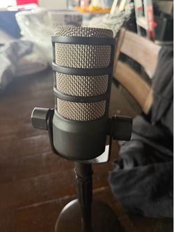 Podmic With Stand