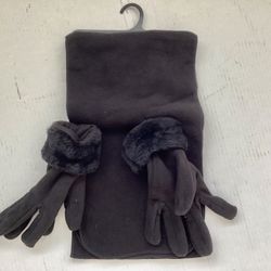 NEW Black Fleece Faux Fur Winter Gloves & Scarf Set Women’s Plush Lining 