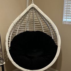 White Hanging Wicker Egg Chair