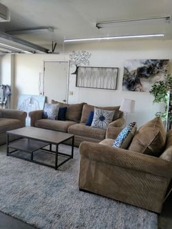 Macy's Couch and Two Chairs Free Delivery 🚚