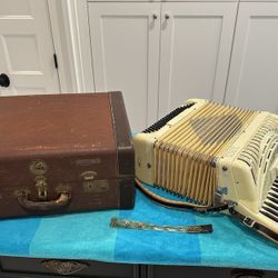 Vintage Titano Accordion
