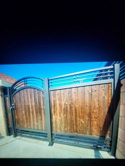 Side gate