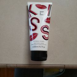 Vs Velvet Body Cream 6.7 Oz
