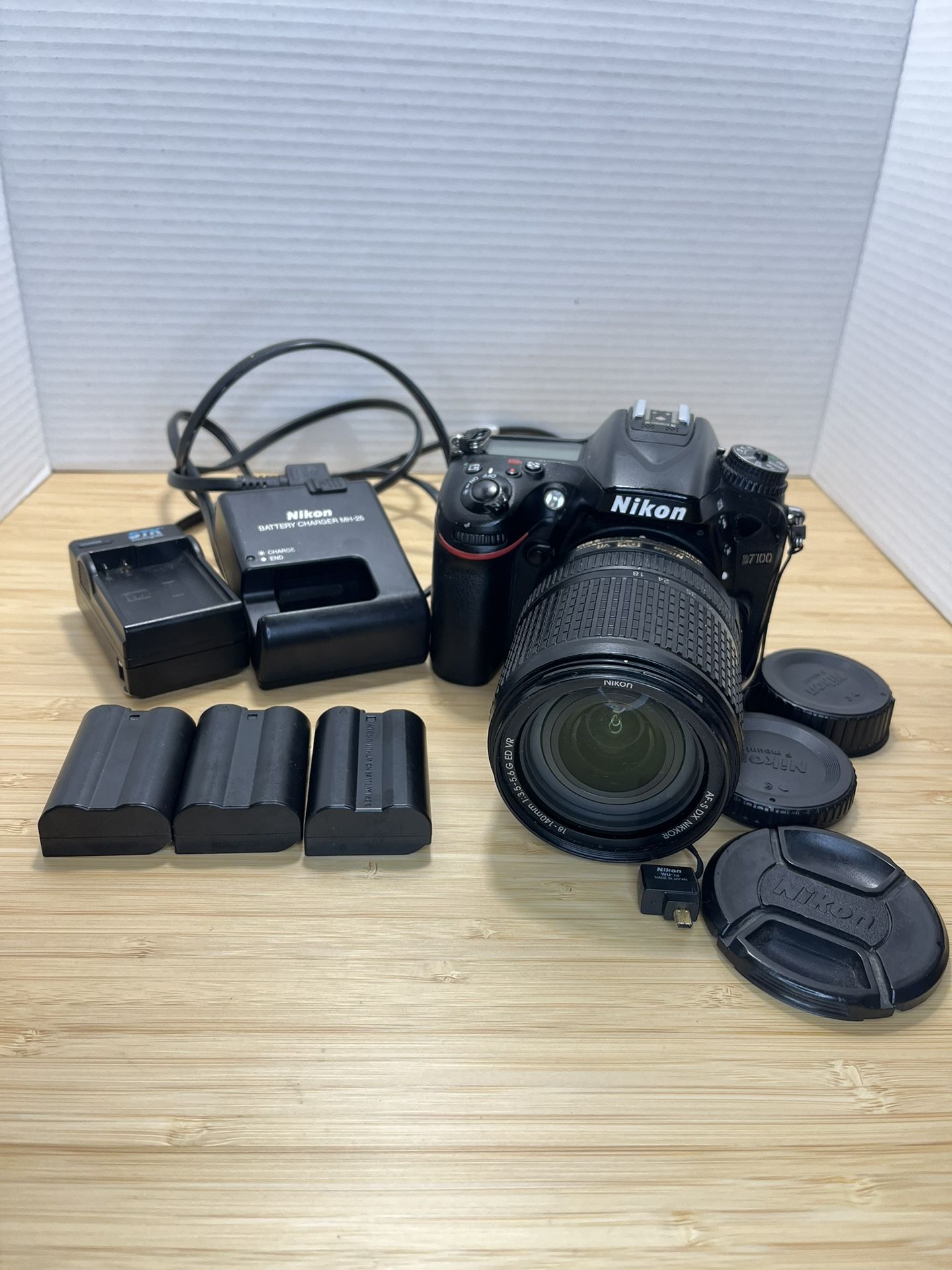 Nikon D7100 DSLR Camera w/ AF-S DX NIKKOR 18-140mm Chargers Lens Extra Batteries 2 Memory Cards