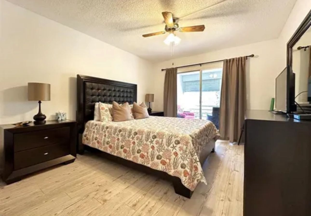 Bedroom set (2 night stands + mirror Dresser +Bed frame. No Matress