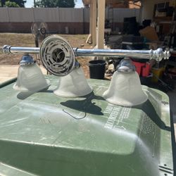 bathroom light fixtures 