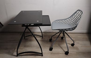 Office chair and desk