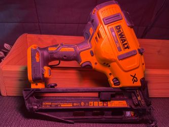 Like new 16 G nailer