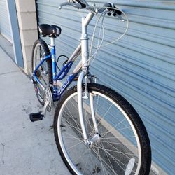 GIANT HYBRID BIKE 21 SPEEDS TIRE 26 SIZE M LIKE NEW 