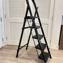 Household Folding five step Ladder Indoor and Outdoor Movable Ladder, Light Climbing Ladder