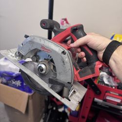 Milwaukee Saw M18