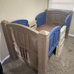 Toddler Loft Bed /Toy Box 
