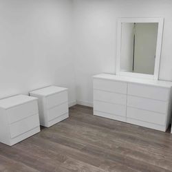 Dresser Whit Mirror And 2 Nightstands - Cómoda Con Espejo Y 2 Mesitas De Noche 