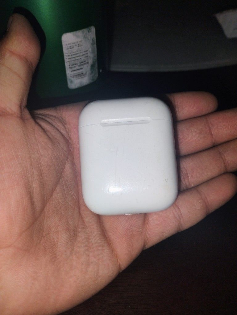 Air Pods Used Has Scratches