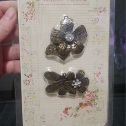 Prima Vintage Trinkit Flowers BNIP