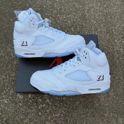 Jordan 5’s Metallic White 