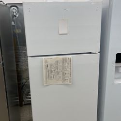 New 28” GE Top Freezer Refrigerator - Financing Available With $10 Down Payment 