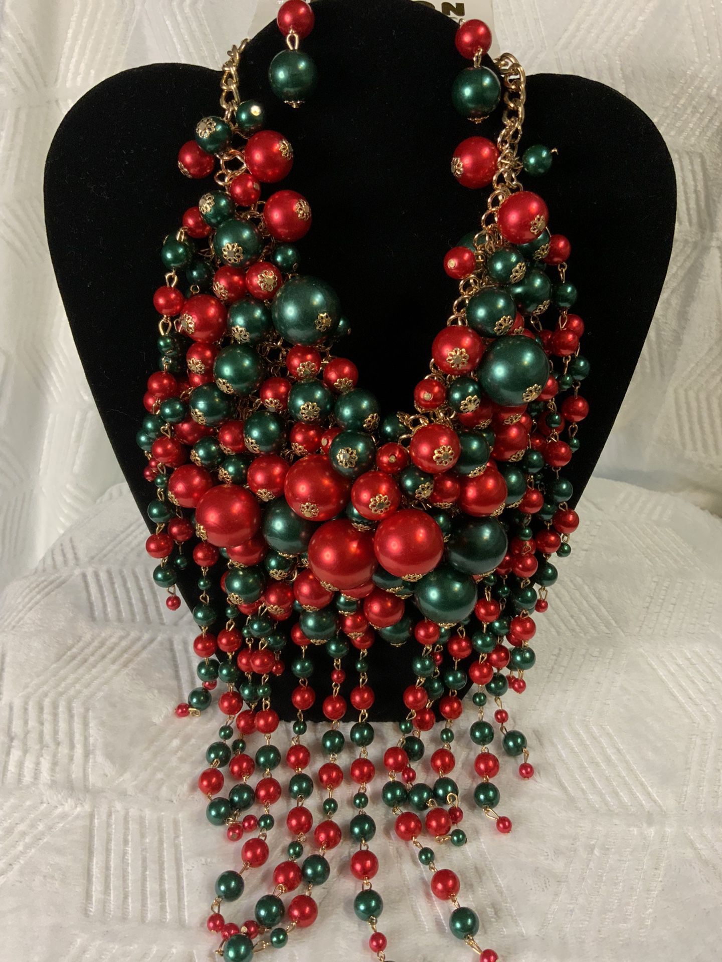 Holiday necklace set 