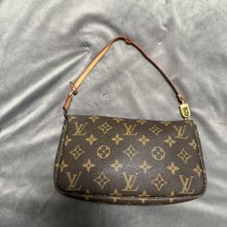 Louis Vuitton Pochette Accessoires Monogram Canvas