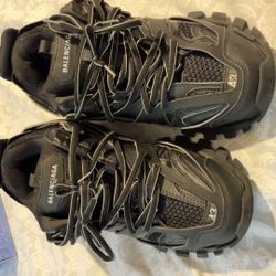 Balenciaga Tracks Size 43 