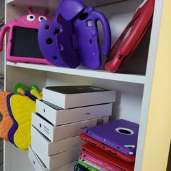 Ipad AIR WIFFI. $125.    IPAD AIR CELL $135.   IPAD CASE CHARGER IPAD CARGADORES Y PROTECTORES INCLUIDO 