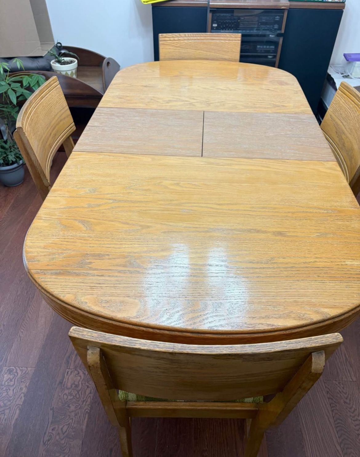 Dining Room Table, Chairs & Buffet (Oak ? )