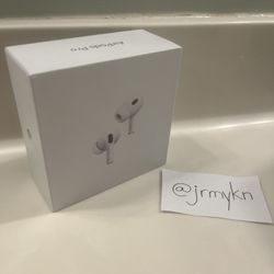 Apple Airpod Pro 2nd Gen w/ USB-C MagSafe Charging Case