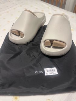 Yeezy YZY-01 Slides crème size 7