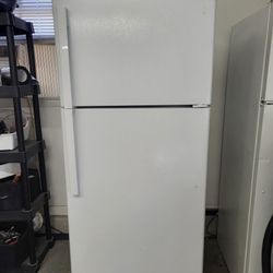 New Ge Refrigerator (Delivery Available)