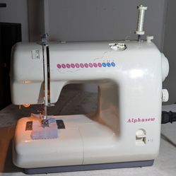Cute Little Beginner Sewing Machine 