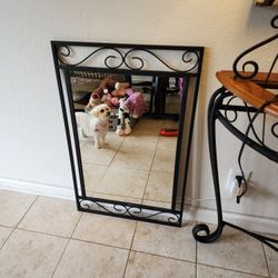 Entry Table With Lamp And Mirror 