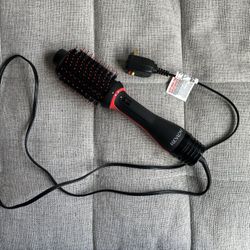 Revlon One Step Volumizer 2.0 Hair Dryer And Hot Brush