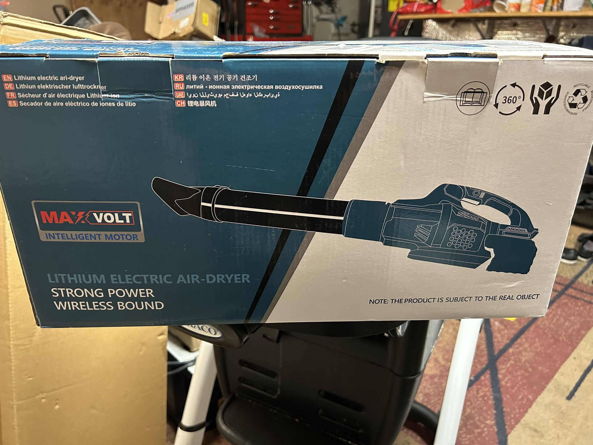 Leaf blower