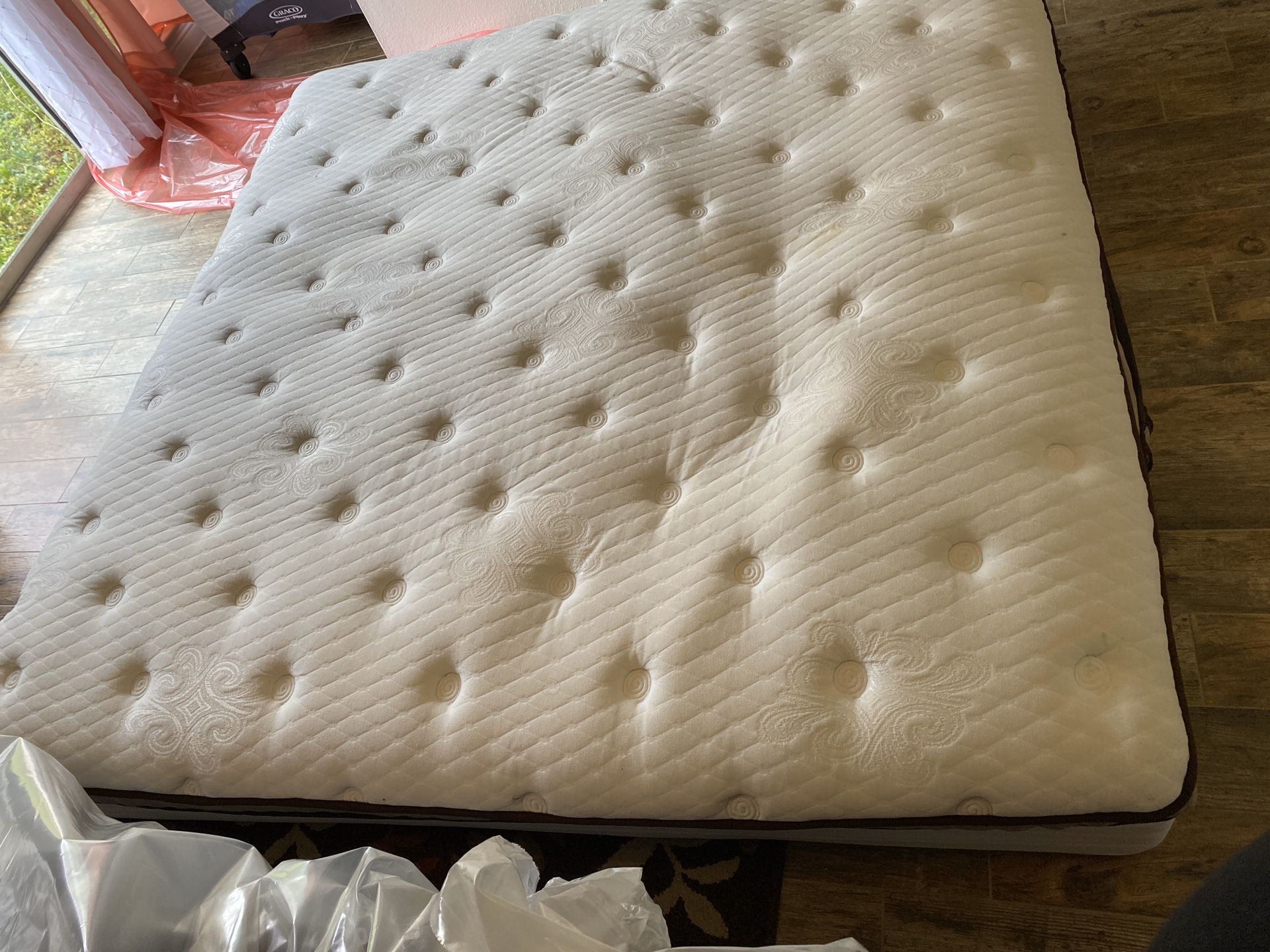 Used king mattress (free) pick up clear lake area