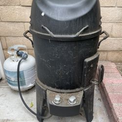 BBQ Grill - Smoker - Charbroil - The Big Easy