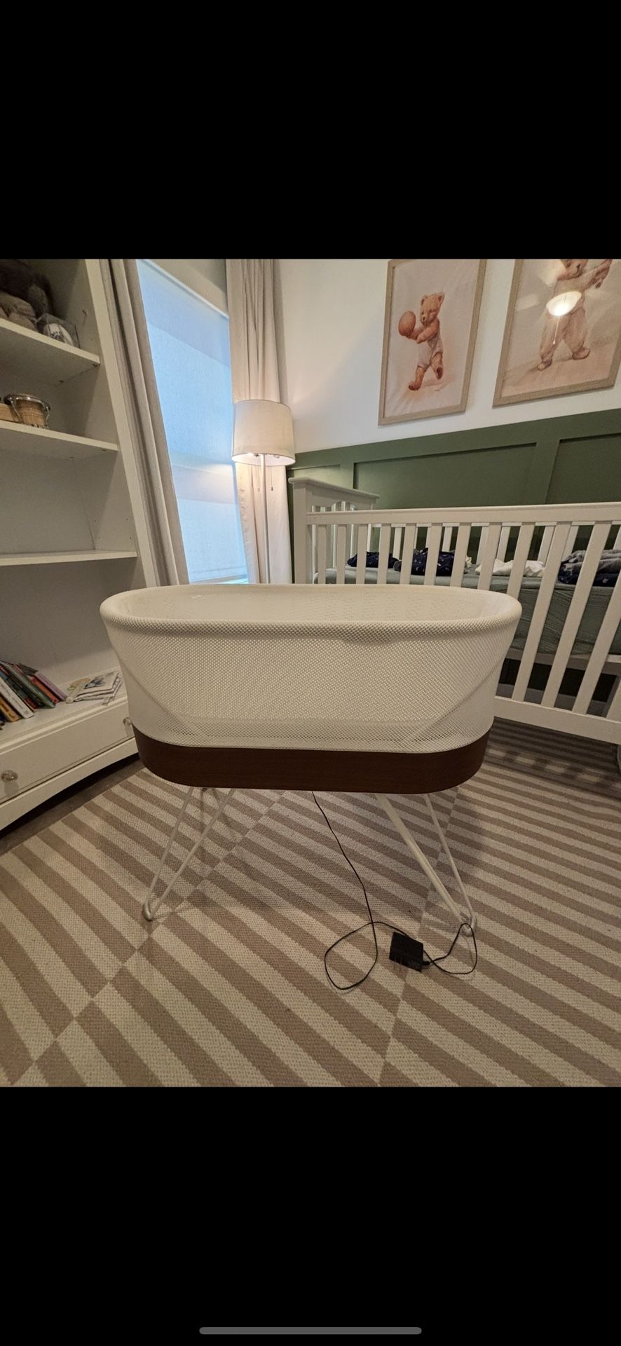 Used SNOO Smart Sleeper Bassinet