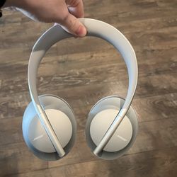 Bose Noise Cancelling 700 Headphones - Refurbished