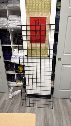 Black Metal Wire Grid Display Panel