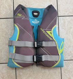 Stearns brand life vest is designed for medium size